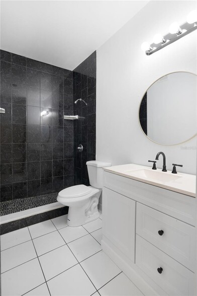 Building Photo - 18430 Bridle Club Dr