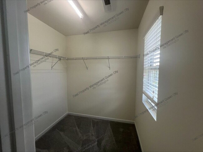 Building Photo - 14334 Lunenburg Ln