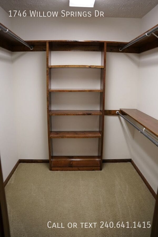 Building Photo - 1746 Willow Springs Dr