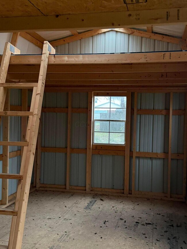 Building Photo - 346 Main St