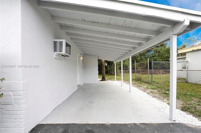 Building Photo - 551 NW 30th Terrace