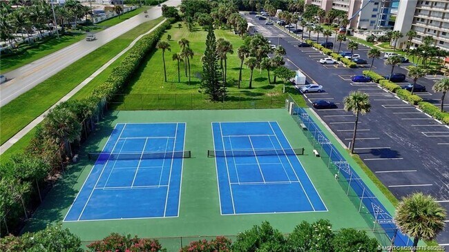 Building Photo - 10200 S Ocean Dr