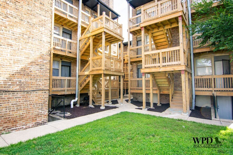 Building Photo - 7804 S Sangamon St