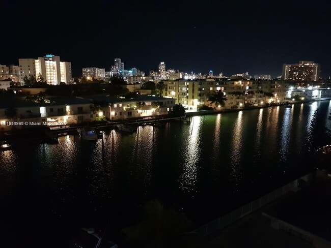 Building Photo - 8001 Crespi Blvd