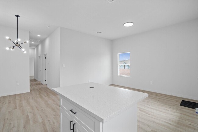 Building Photo - 9725 Kerr St