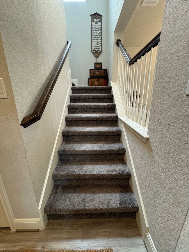 Building Photo - Modern 3-Bedroom Home Near Alamo Ranch wit...