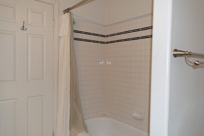 Building Photo - 1148 Corte Riviera