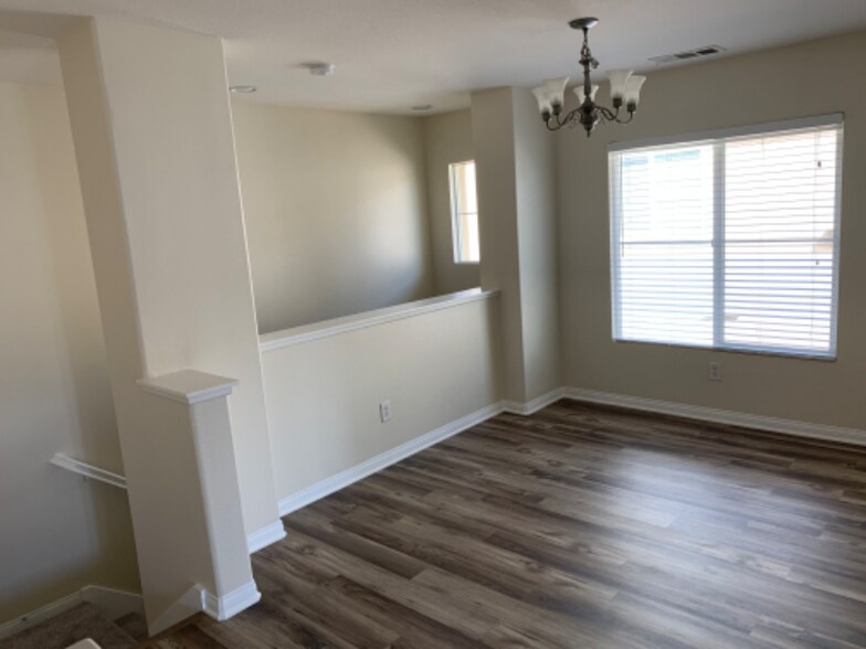 Building Photo - 28427 Santa Rosa Ln