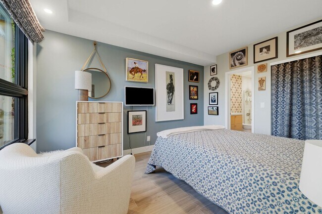 Building Photo - Luxury Furnished Rental in the Heart of Denver - Custom finishes meets undeniable style!