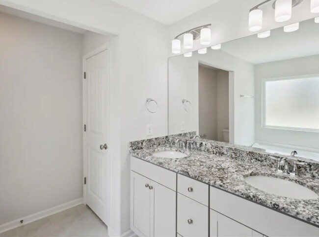 Building Photo - Beautiful 4BR Home in Gated Ramsey Landing!