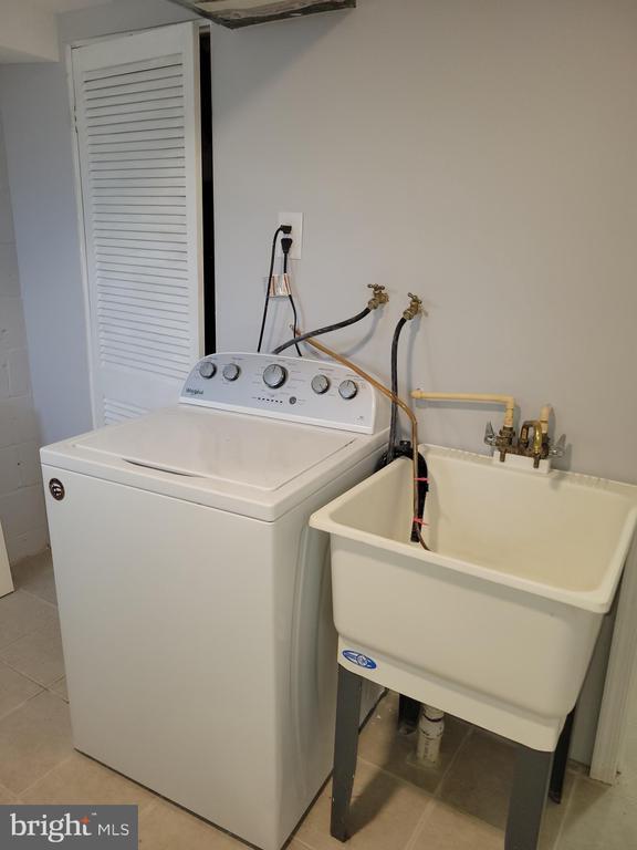 Building Photo - 2212 Vailthorn Rd