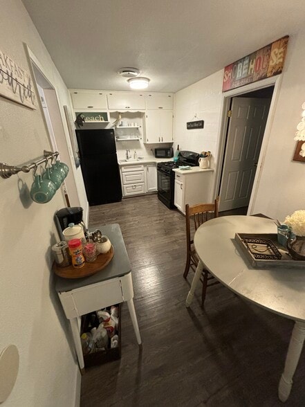 Building Photo - 501 W Lincoln Ave