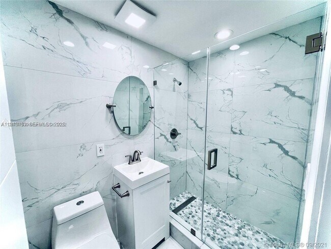 Building Photo - 880 NE 69th St