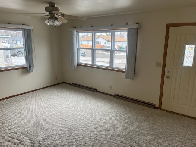 Building Photo - 1813 Ryan Dr