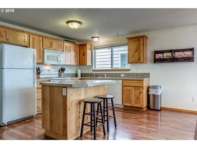 Building Photo - 422 Donna Dr