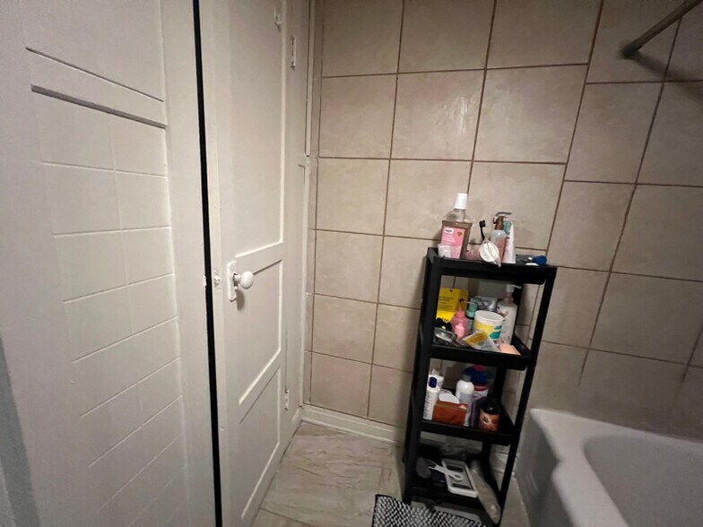 Building Photo - 400 Normandy Ave