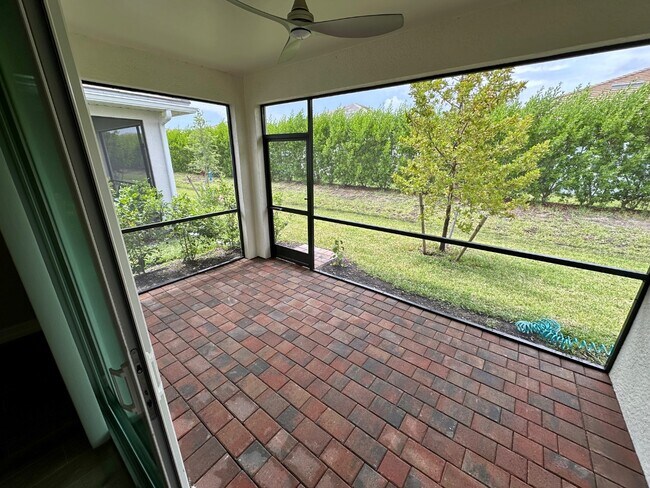 Building Photo - 1051 Enbrook Lp