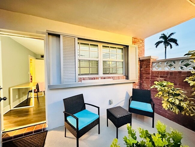 Building Photo - 2424 NE 9th St