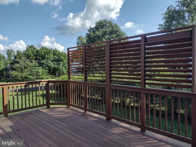 Building Photo - 64 Bogle Dr