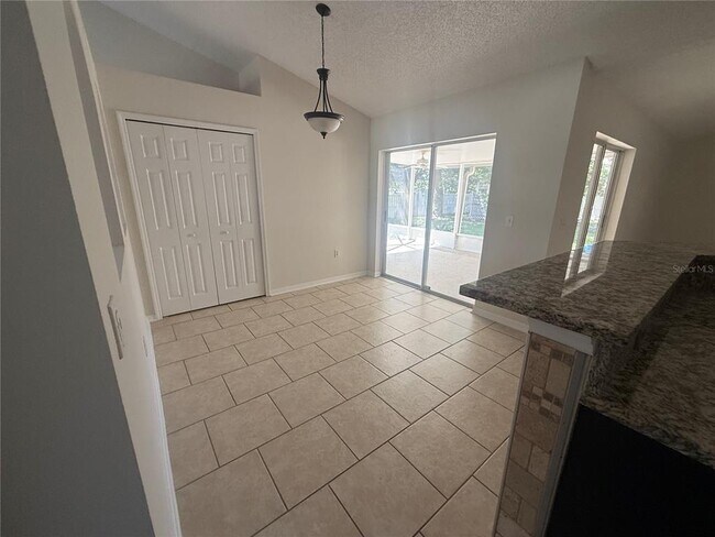Building Photo - 36 Firethorn Ln