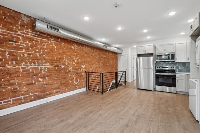 Building Photo - 2534 S 61st St