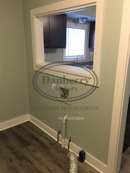 Building Photo - 319 Frazer St