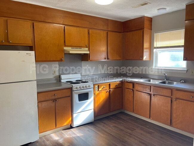 Building Photo - 705 Sanquine Way