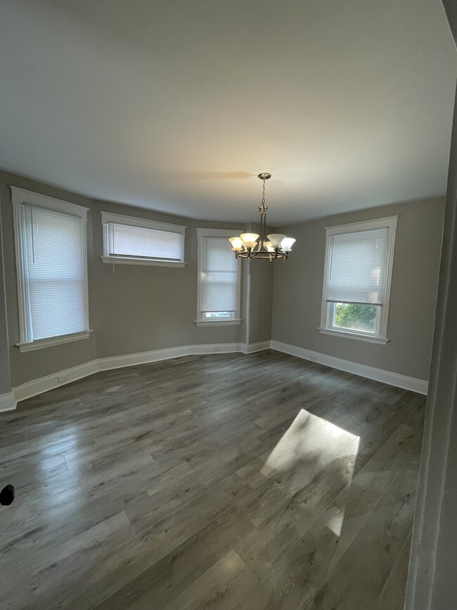 Dining room off kitchen - 3455 Trimble Ave