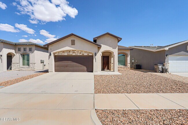 Building Photo - 14937 Tierra Fortaleza Ave