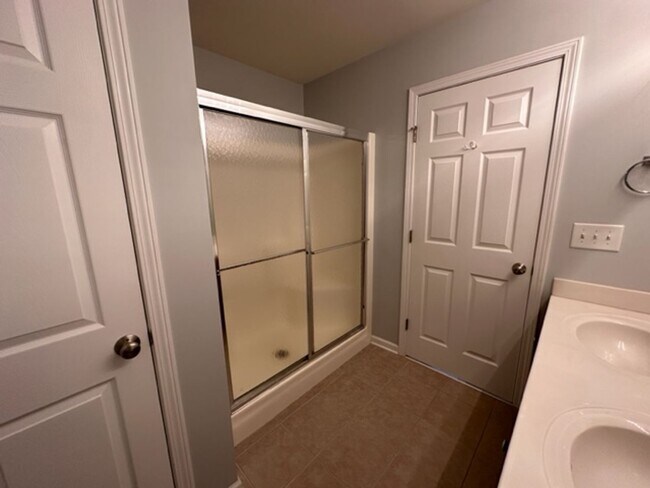 Building Photo - Beautiful Fenced in Patio Home in Colfax!