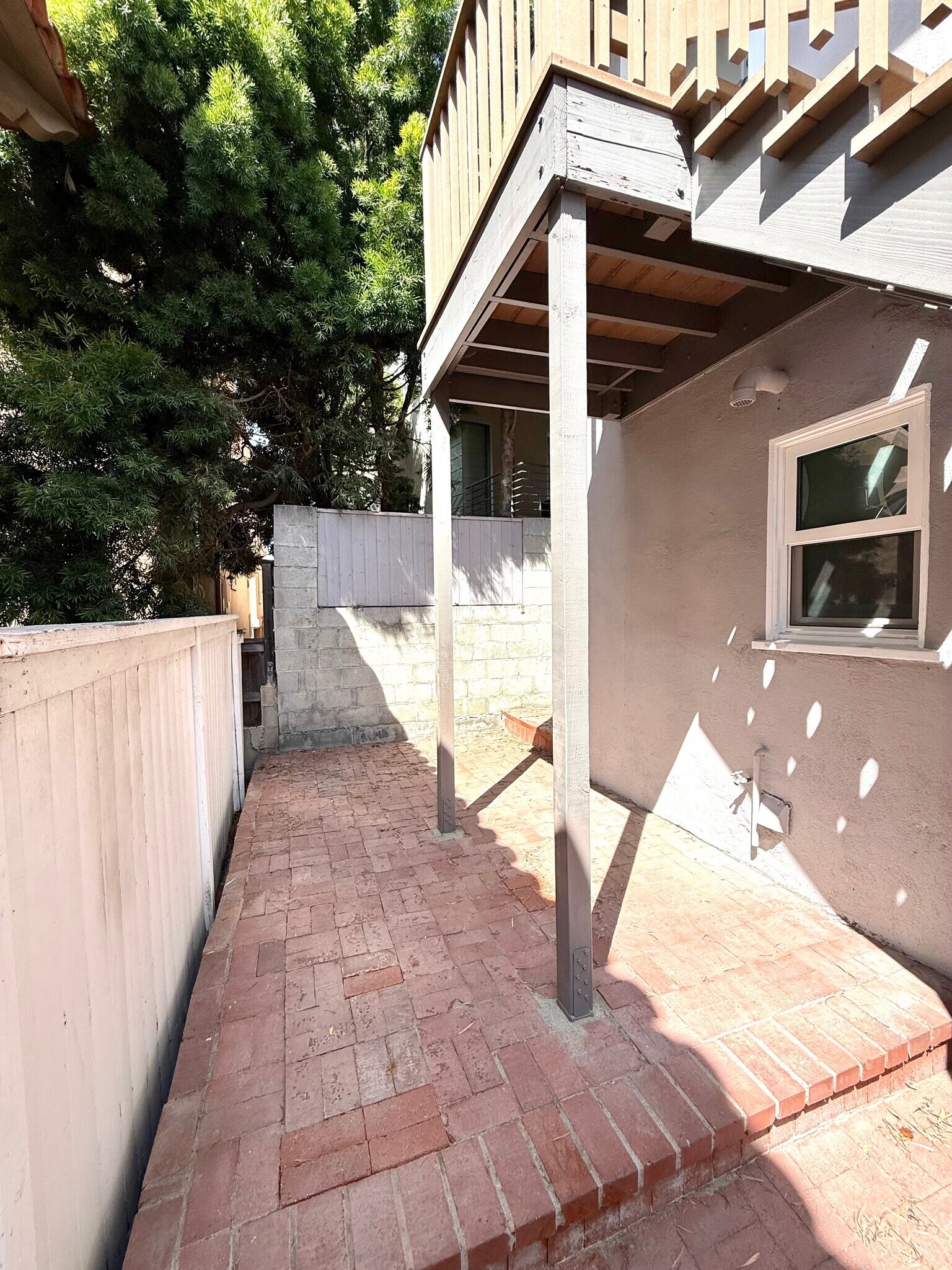 Patio - 701 9th St