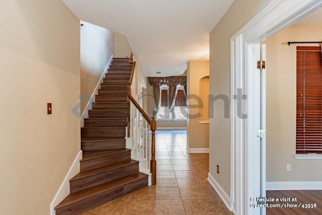 Building Photo - 27 Green Terrace Cove