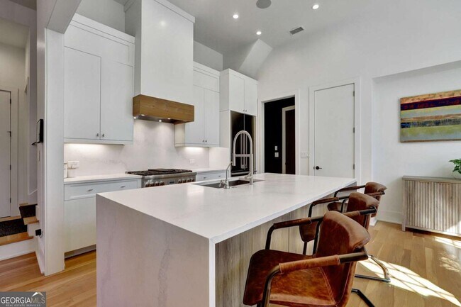 Building Photo - 118 Gainey Ln