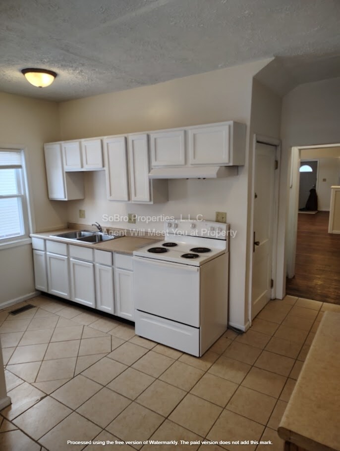 Building Photo - 4054 North Park Avenue