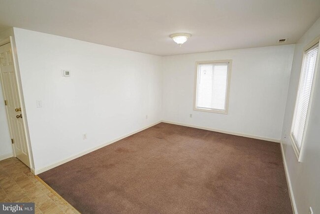 Building Photo - 401 Newton Terrace