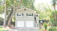 Building Photo - 2116 Henderson Dr