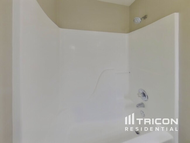 Building Photo - 203 Beacon Point Ln