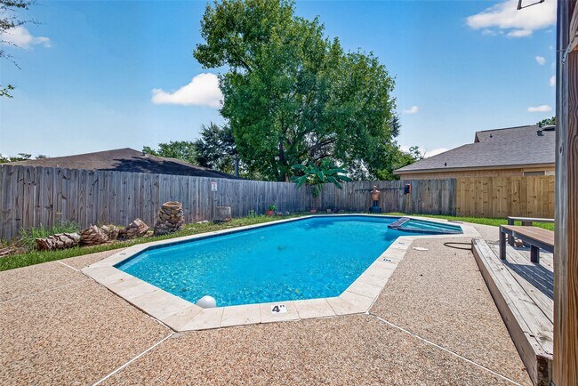Building Photo - 6419 Paso Del Sol Dr