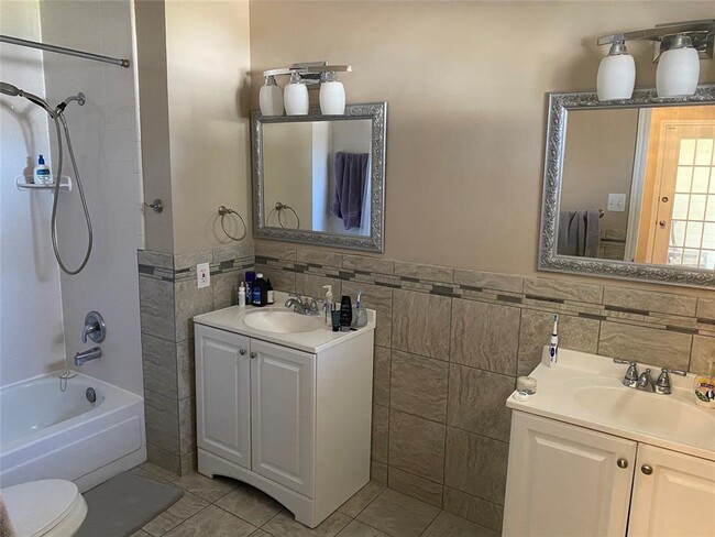 Building Photo - 1427 Bugle Run Dr