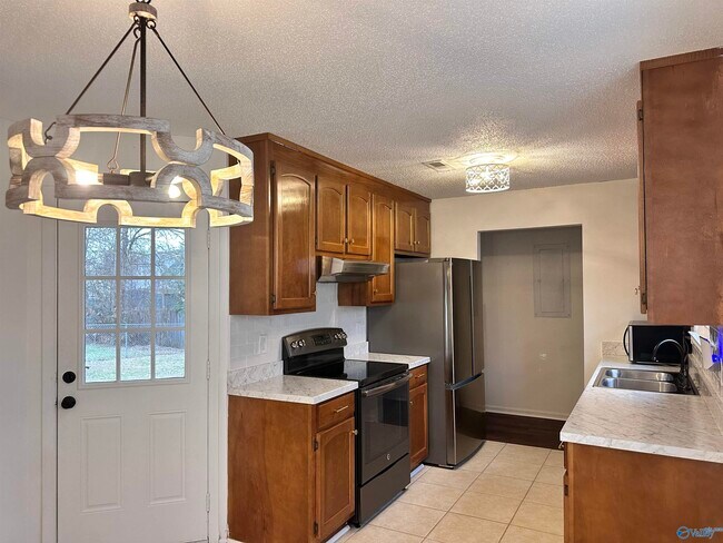 Building Photo - 13908 Creely Dr SW