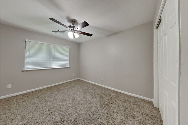 Building Photo - 16306 Ash Point Ln