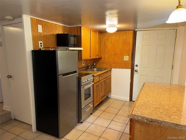 Building Photo - 198 Kings Ferry Rd