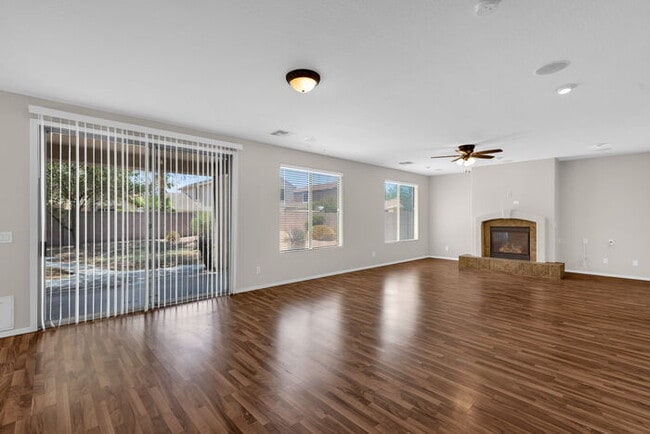 Building Photo - 2032 S Sabrina