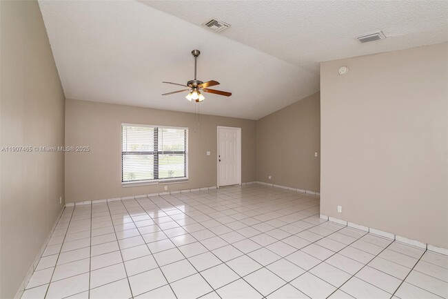 Building Photo - 5168 Edgecliff Ave