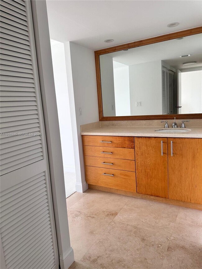 Building Photo - 2333 Brickell Ave