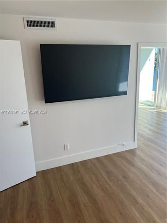 Building Photo - 6484 Miami Lakes Dr