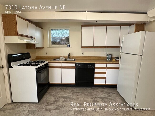 Building Photo - 7310 Latona Ave NE