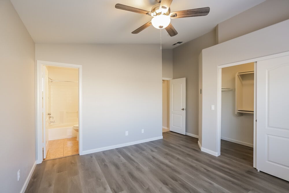 Building Photo - 2838 S 64th Dr