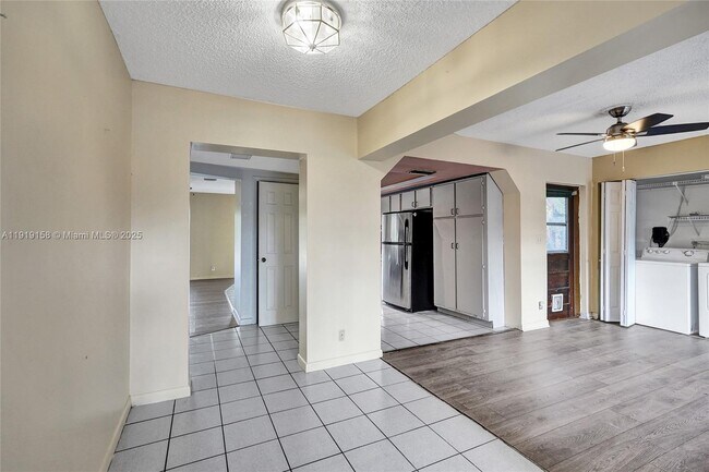 Building Photo - 5551 SW 57th St