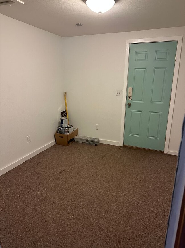 Building Photo - 6 month or 18 month lease offered for remodeled house